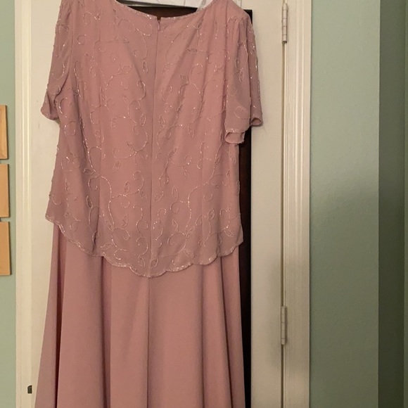 Evening Gown - Picture 7 of 7